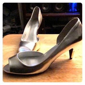 Bijou Silver dress pumps with gold tip heel